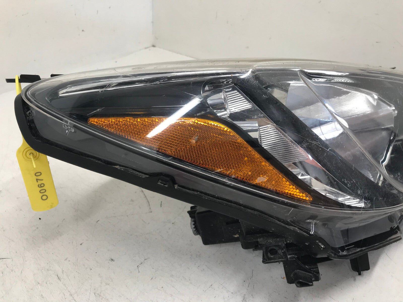 Headlight Damaged Right RH Toyota Yaris Sedan Scion iA 16-2020 81130WB001 OEM
