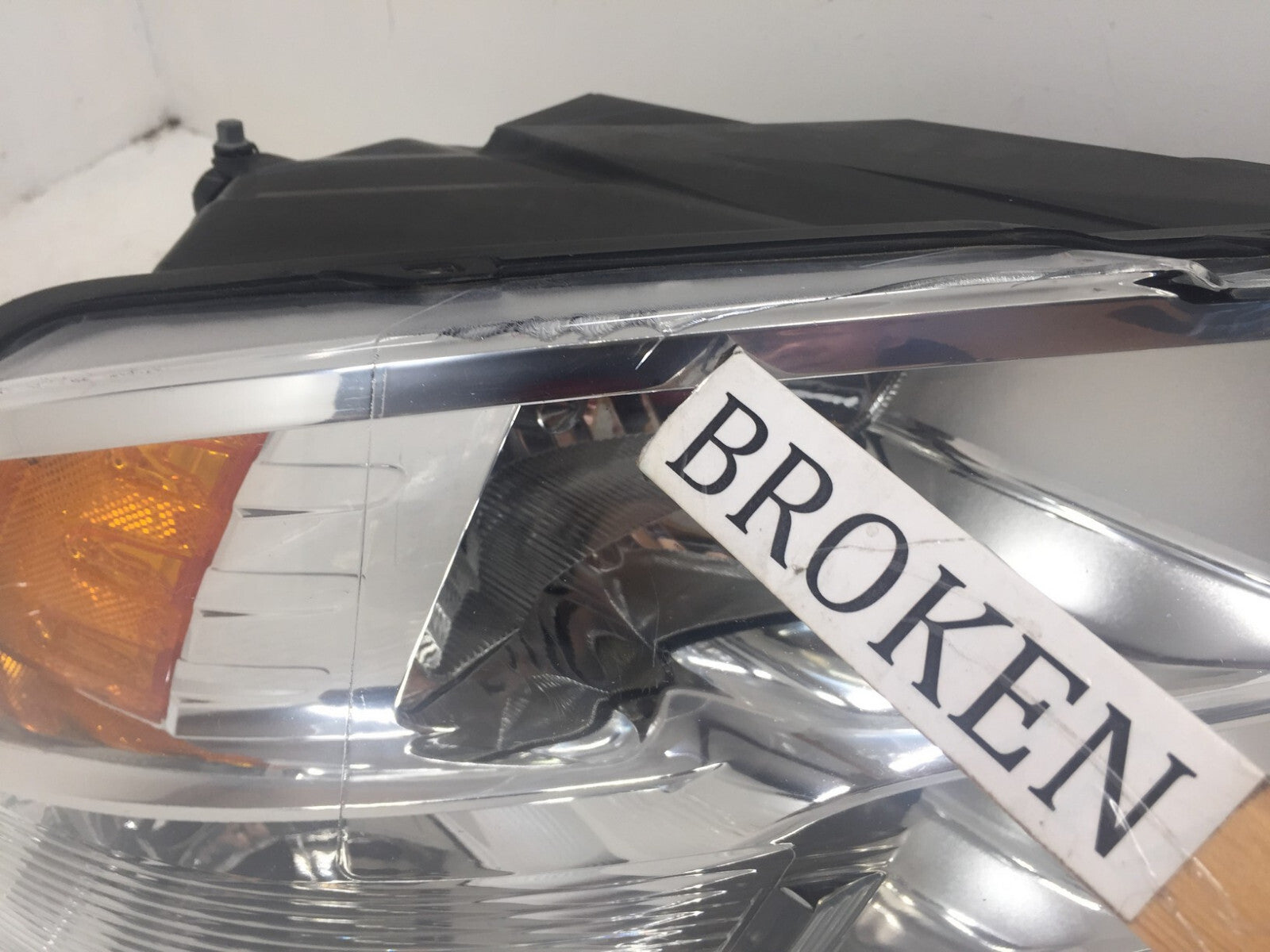 Head light Damaged RH Right Dodge Ram 1500/2500/3500 2009-2018 55277409AD OEM