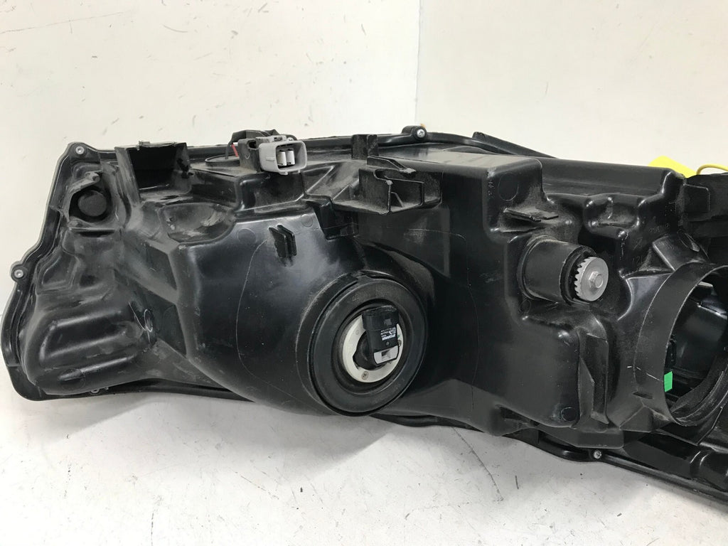 Headlight Damaged Driver LH 2017-2019 Toyota Highlander LE XLE 81150-0E390 OEM
