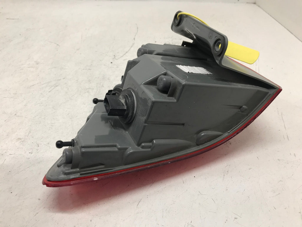 Tail light Damaged Driver LH Jeep Grand Cherokee 2014 17 18 2019 68110017AE OEM