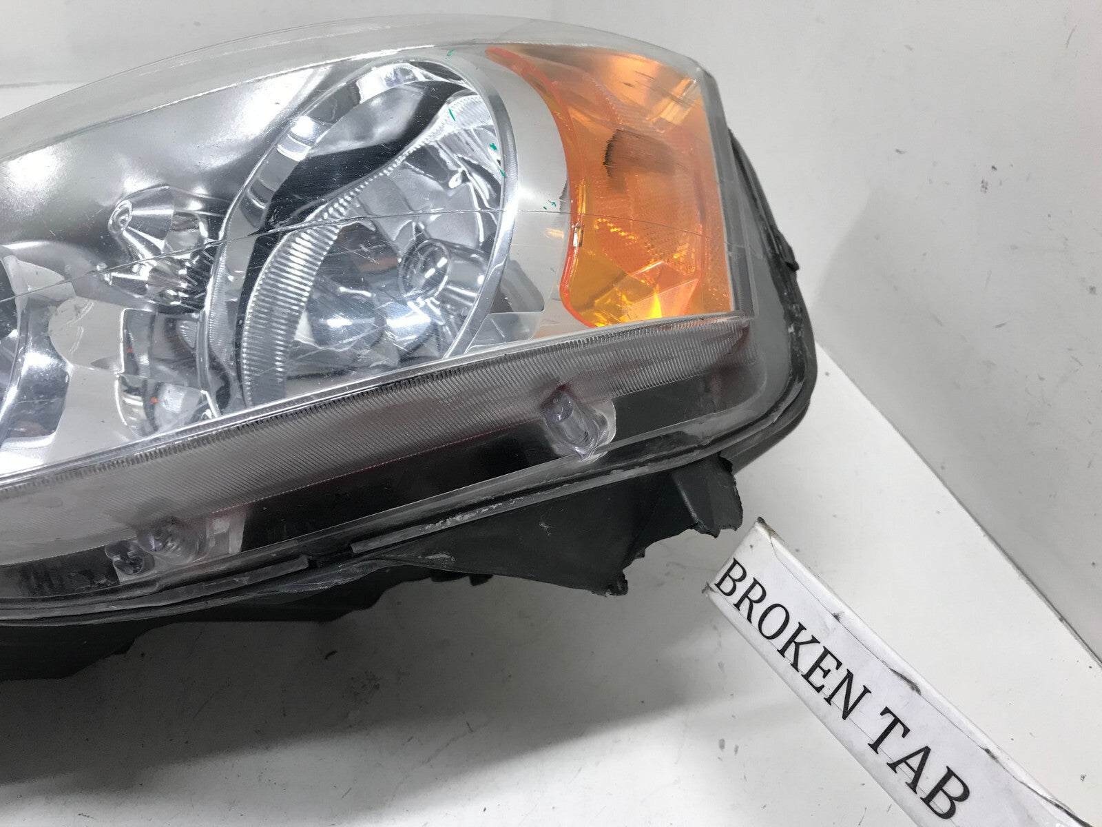 Halogen Headlight Damaged Driver LH Chrysler Town & C 2008-2016 05113337AG OEM