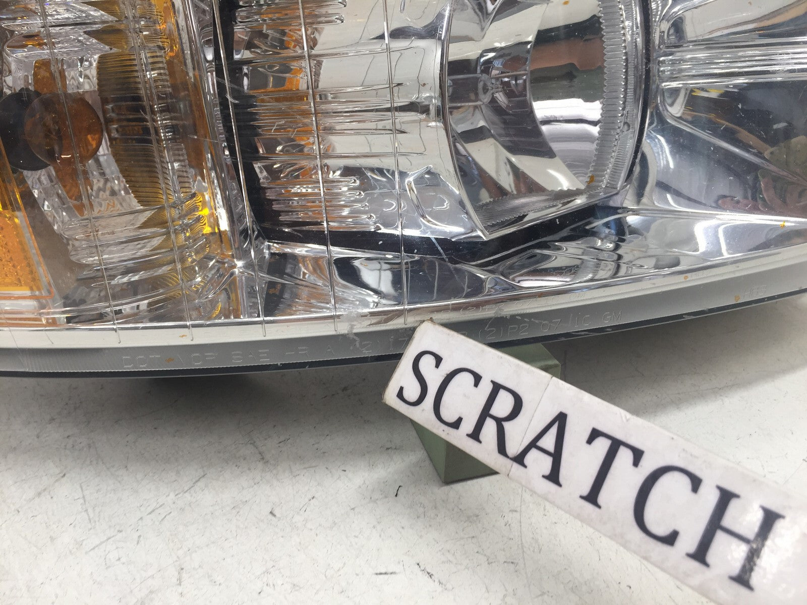 Headlight Damaged Headlamp Passenger RH Chevy Silverado Pickup Truck 07-14 OEM