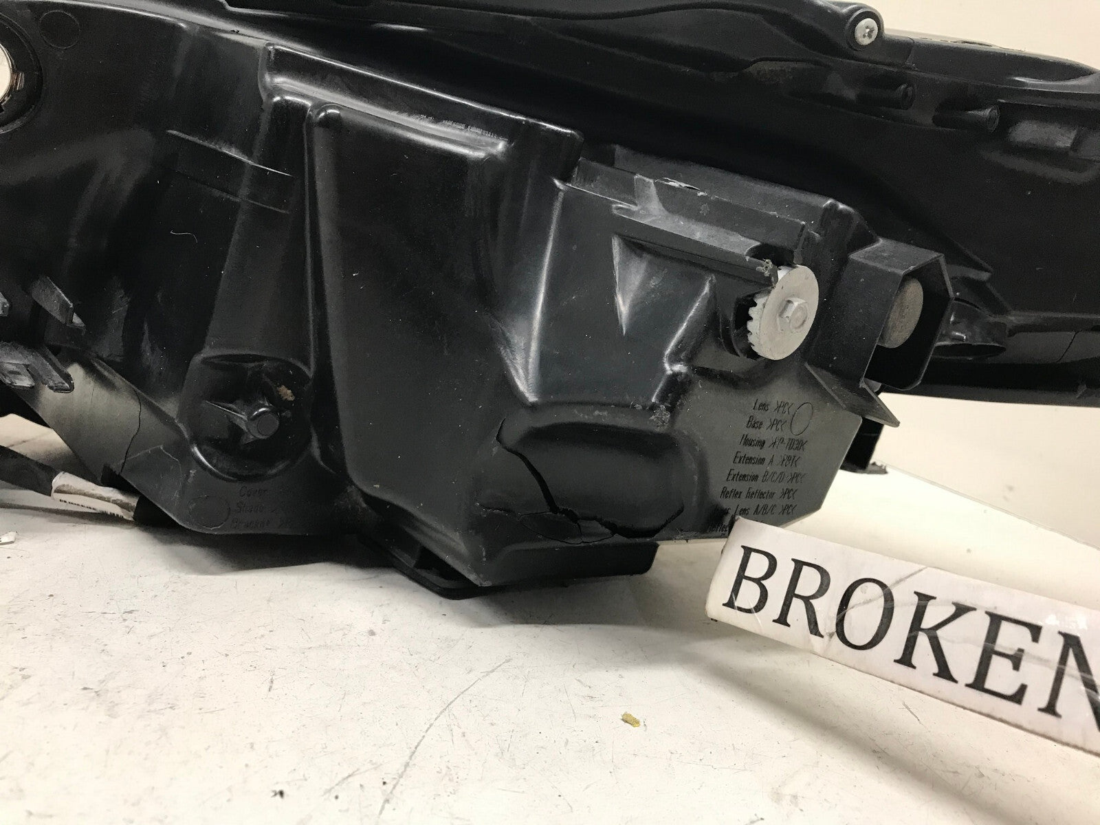 Headlight LED RH Passenger Toyota Corolla SE XLE XSE 2017-2019 81110-02M90 OEM