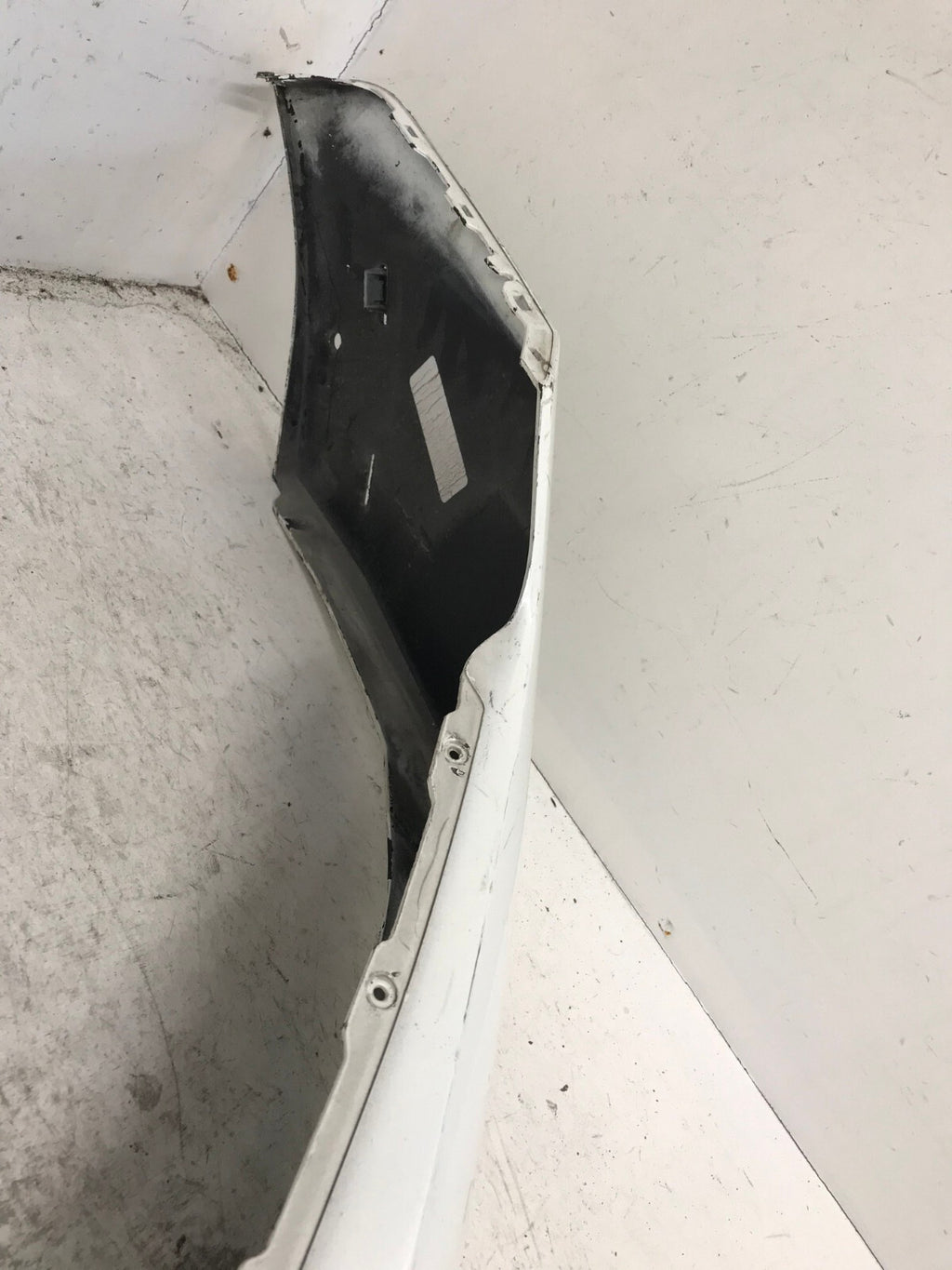 Front Upper Bumper Cover White 2017-2019 Nissan Titan S SL SV 62025-EZ40H OEM