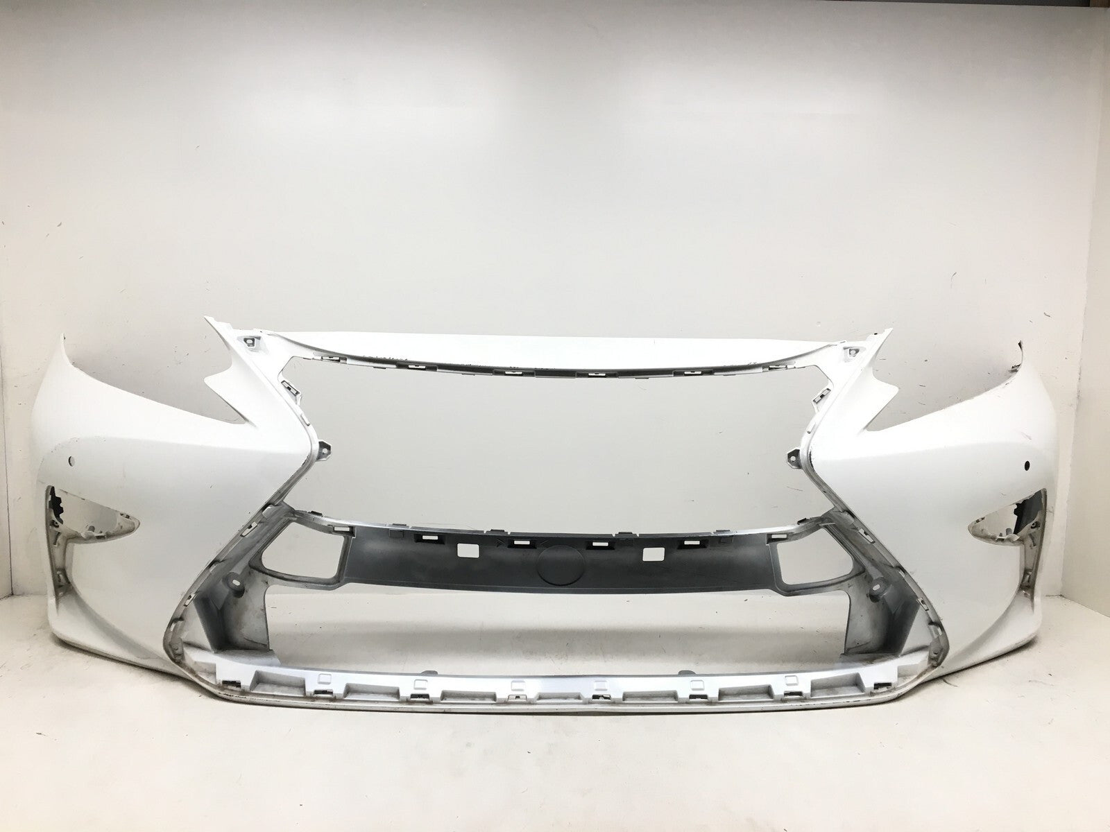 Front Bumper Cover Lexus ES350 ES300H Base w/Sensor Holes 085 16 52119-33A30 OEM