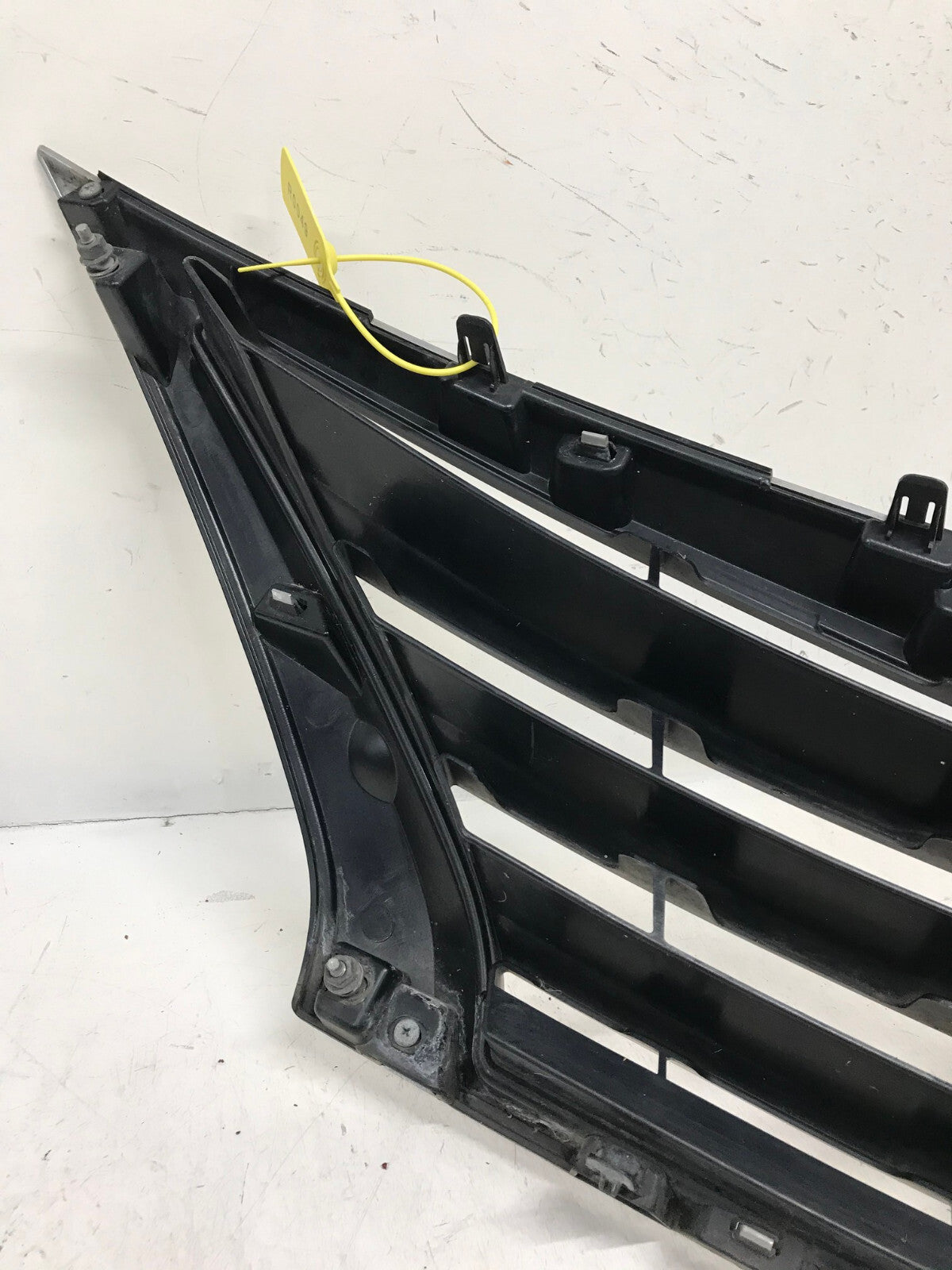 Grill Grille 15-19 Nissan Versa Sedan 62310-9KM0A OEM