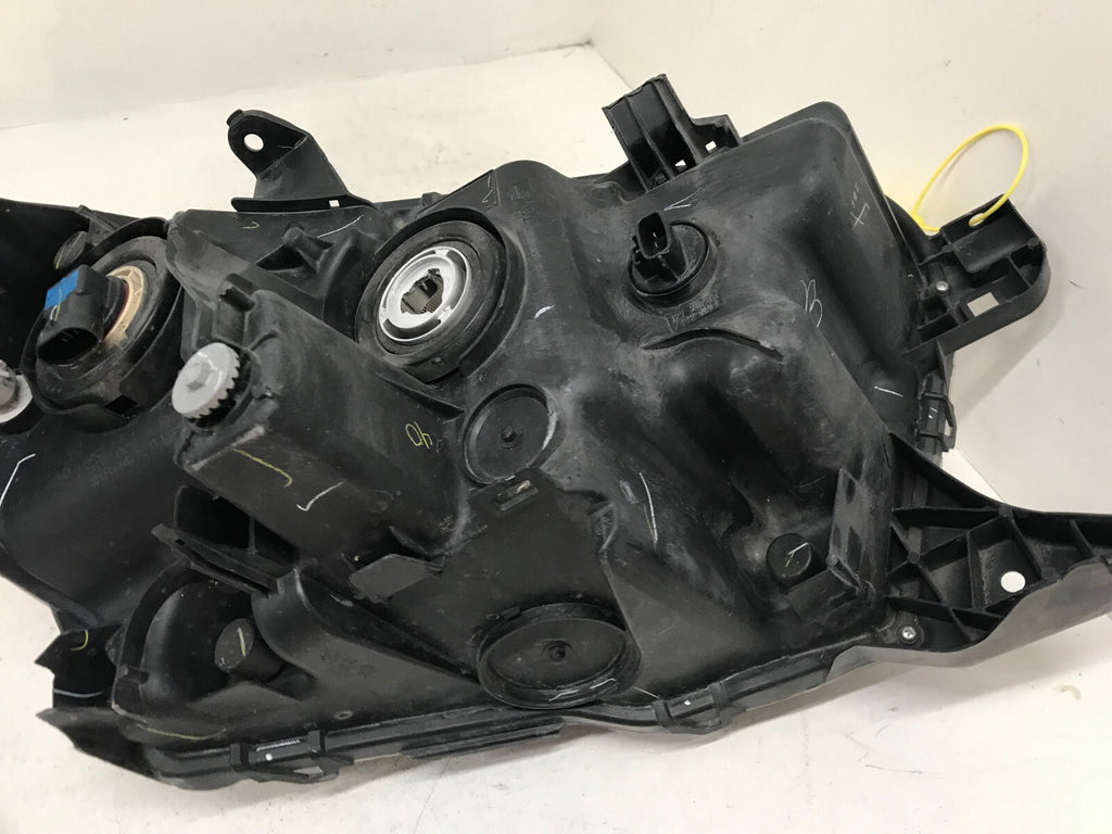 Projector Headlight Damaged Passenger RH Toyota Tacoma 2016-2018 8115004250 OEM2