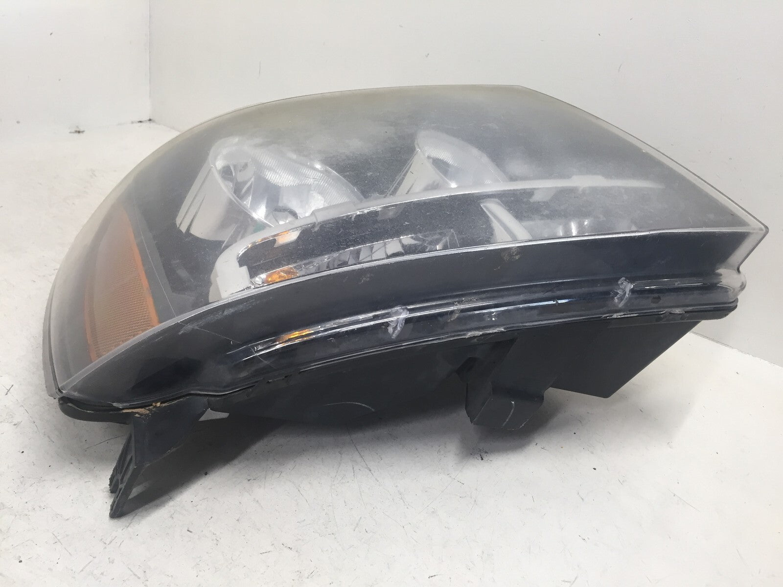 Headlight Damaged Passenger RH Chevrolet Suburban Tahoe Avalanche 07 13 OEM