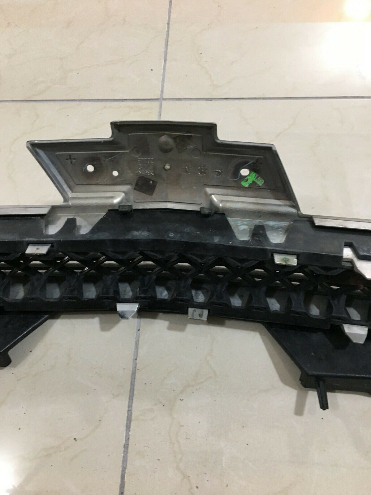 Upper Grille Chevrolet Avalanche 2008-2013 15862128 Original