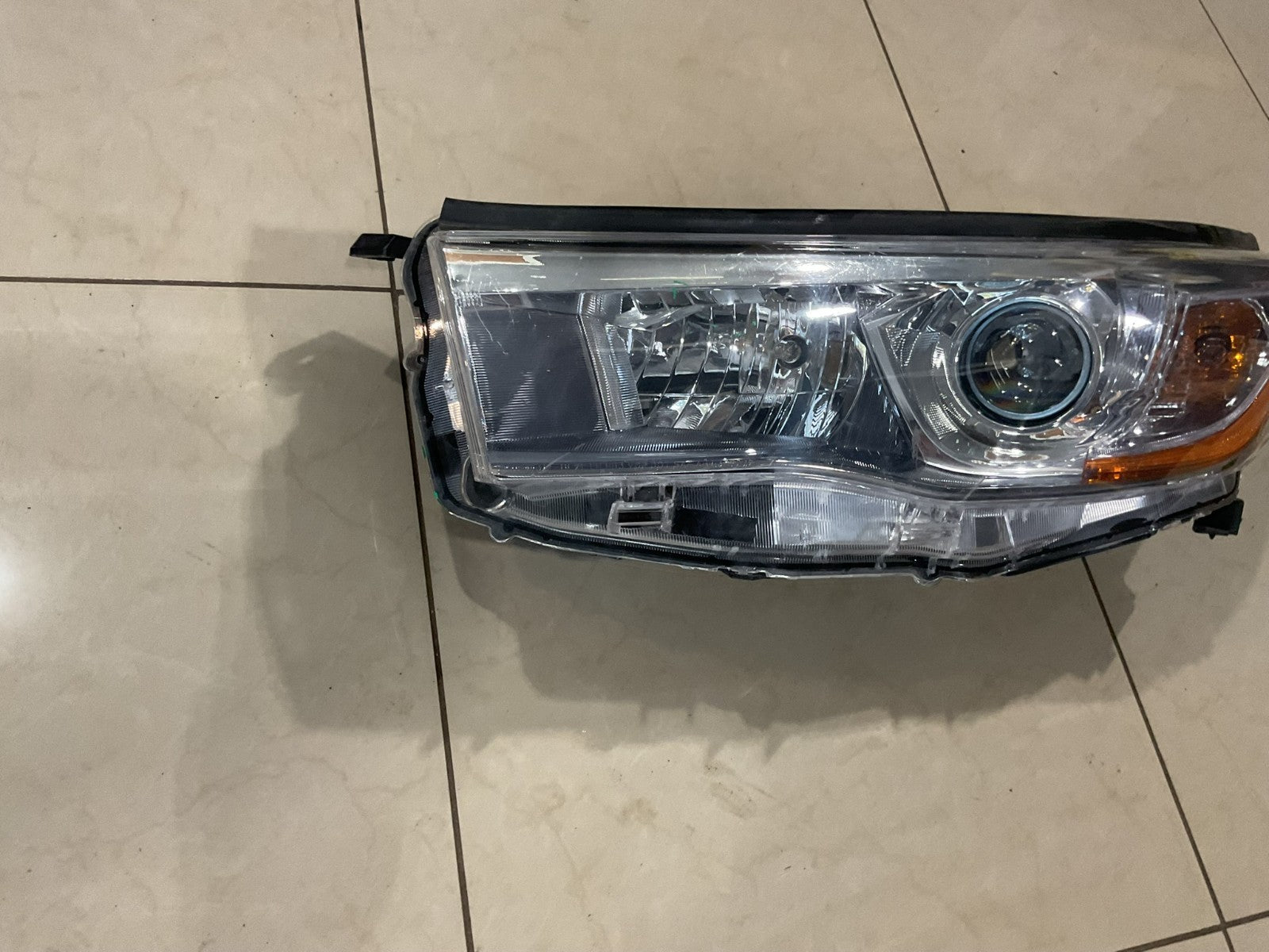 Headlight Left Driver LH Toyota Highlander 2014 2015 2016 CAPA