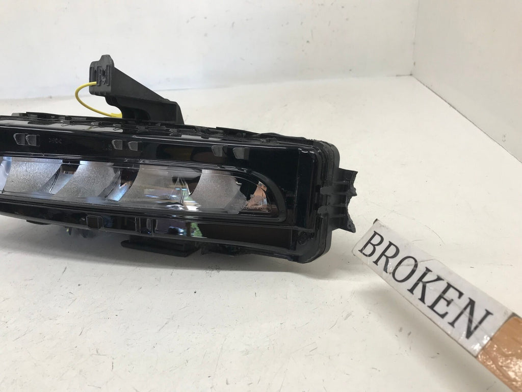 Fog light Damaged LH Driver  Jeep Grand Cherokee 2022 68465141AC OEM