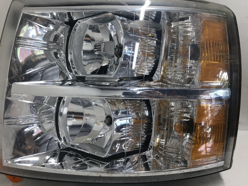 Headlight Damaged Driver LH Chevy Silverado 1500 2500 3500 07-2013 25962804 OEM