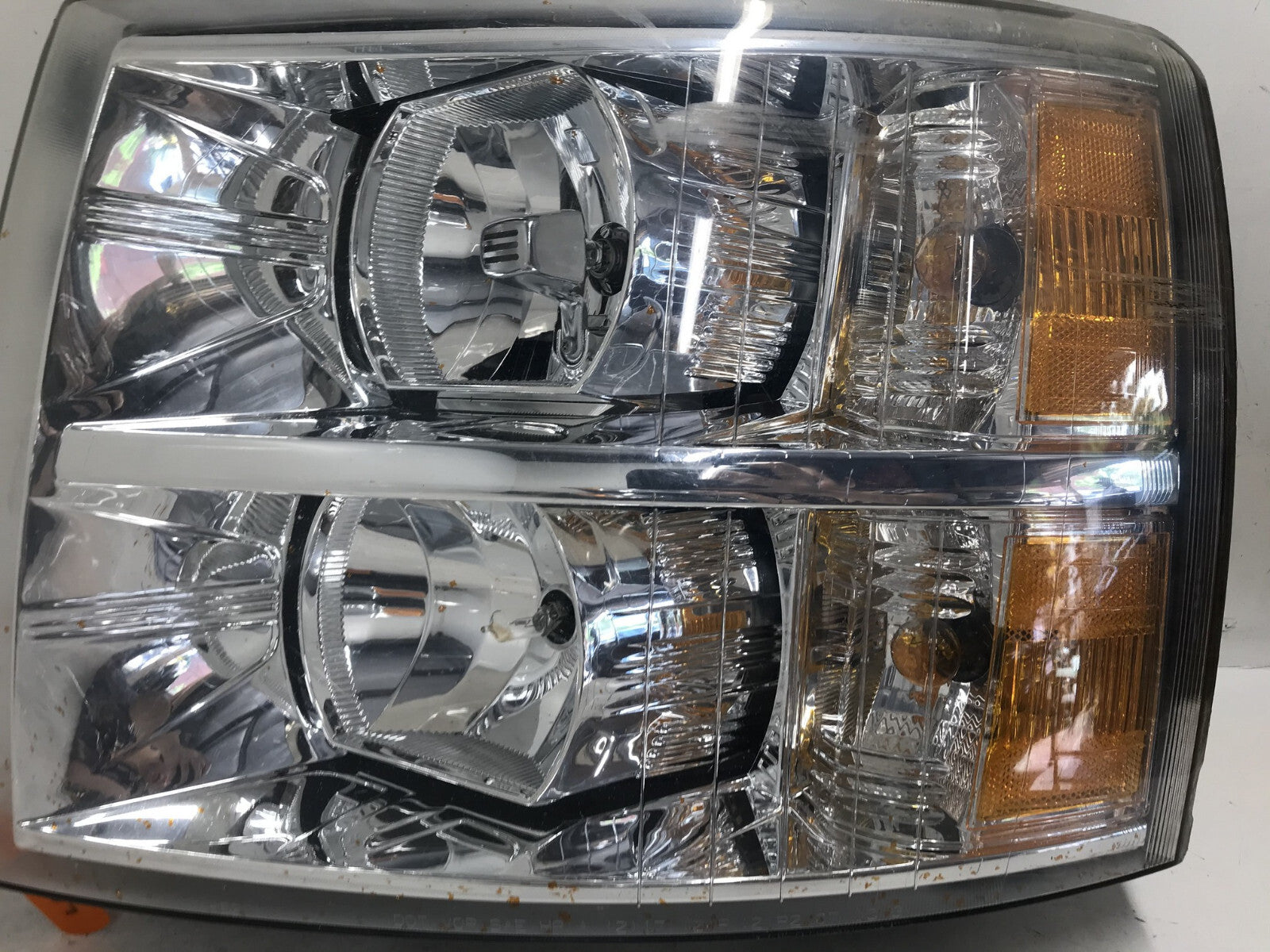 Headlight Damaged Driver LH Chevy Silverado 1500 2500 3500 07-2013 25962804 OEM