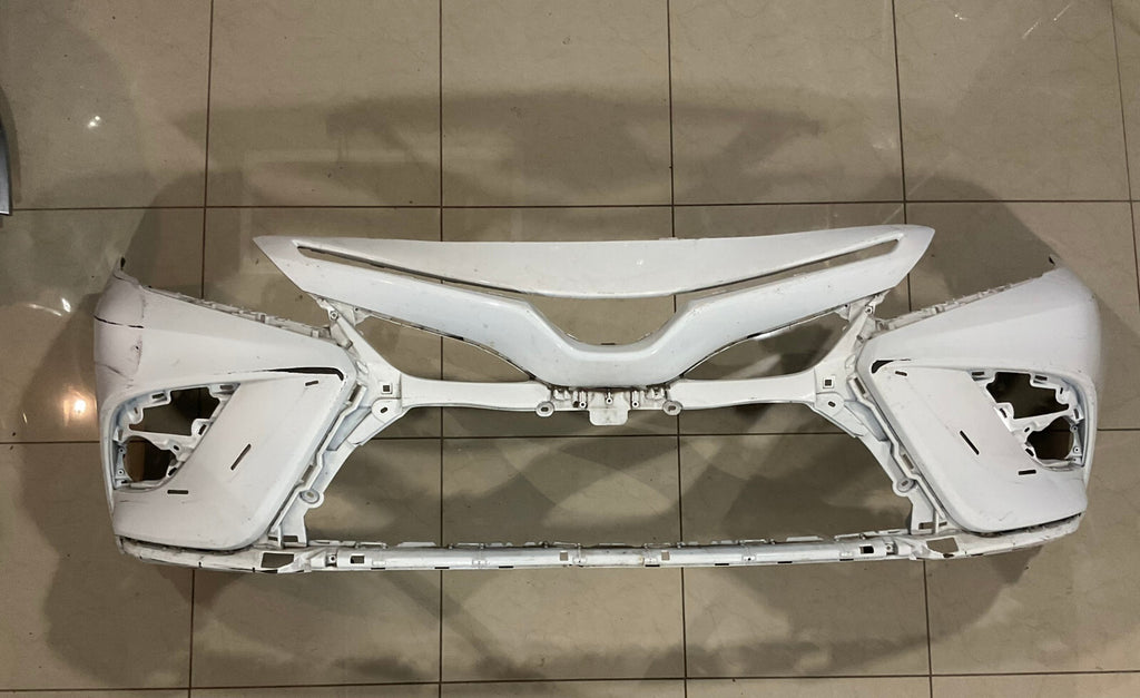Front Bumper Cover White Toyota Camry SE XSE 2018 2019 52119-06e20 OEM