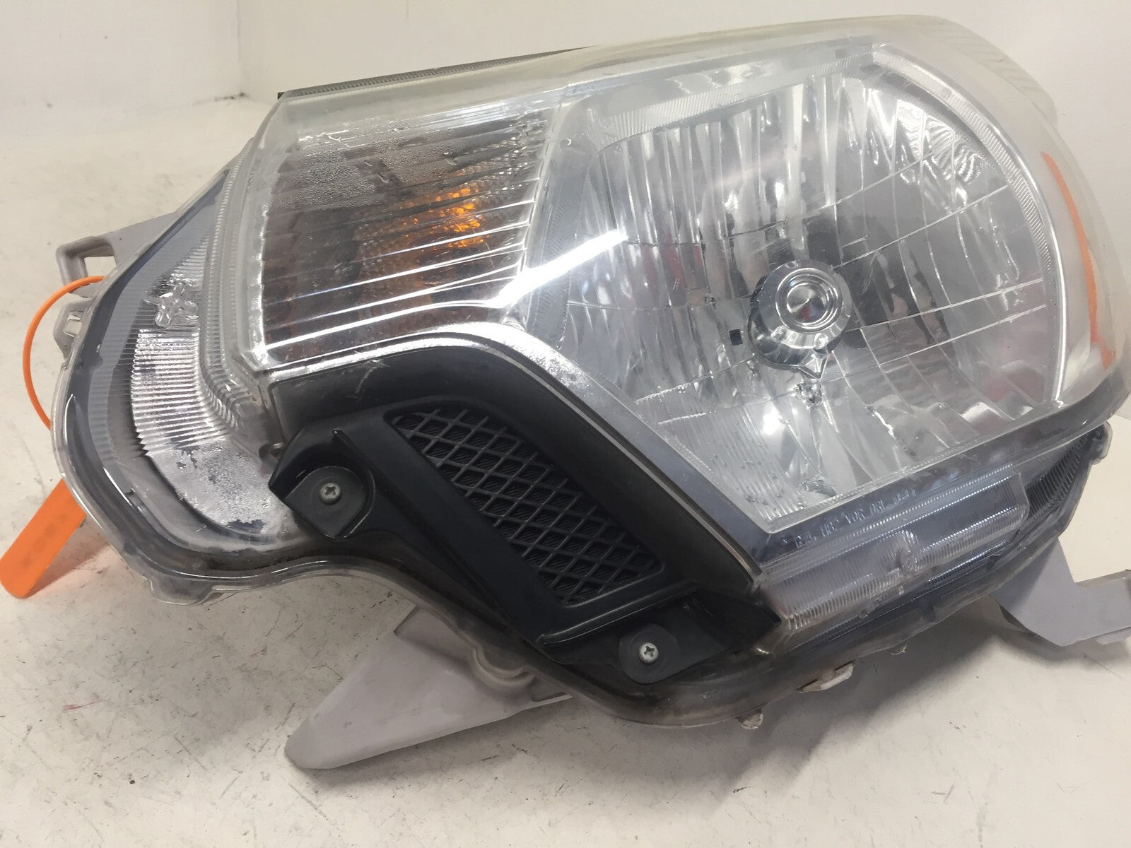 Headlight Damaged Head Lamp Driver LH Toyota Tacoma 2012-2015 8115004180 OEM