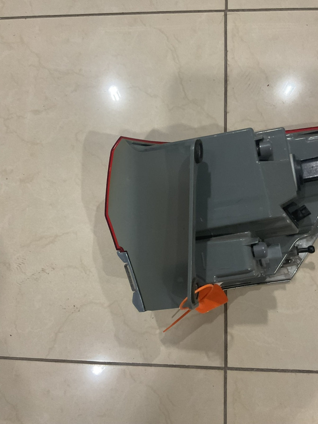 Tail light Left LH Driver 2014-2018 Jeep Grand Cherokee p68110017ae OEM