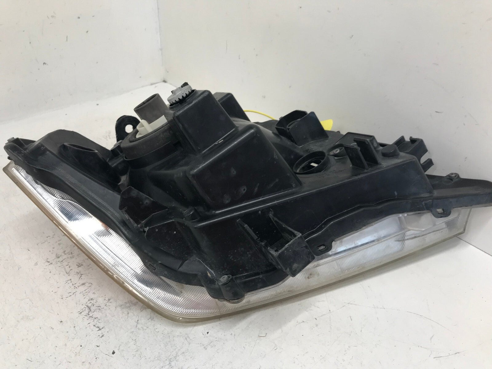 Headlight Damaged Driver LH Nissan Frontier Pickup Truck 09-2019 26060ZL40A OEM