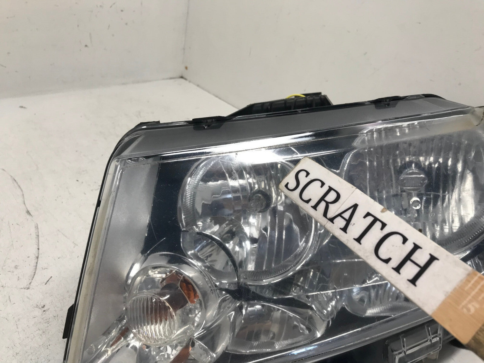 Headlight Damaged Left Driver LH Jeep Grand Cherokee 2011-2012 55079379AE OEM