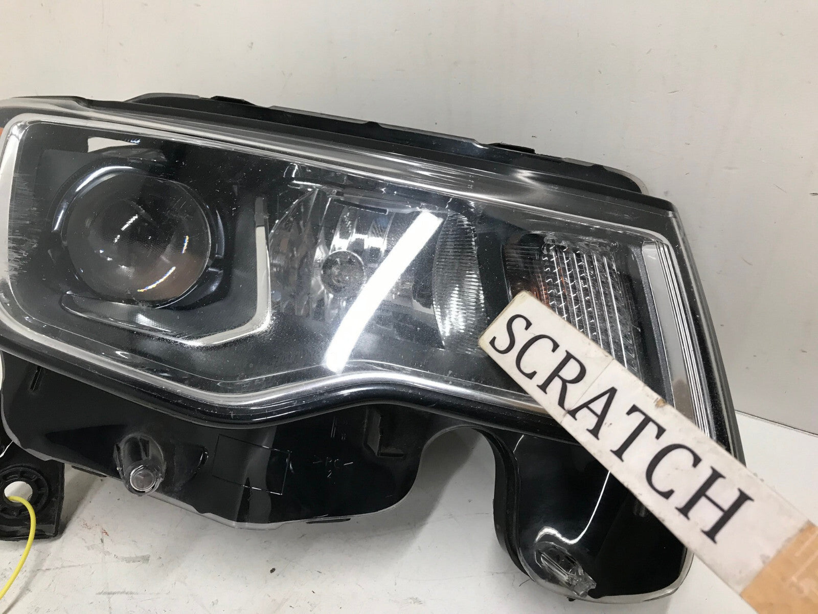 Headlight Damaged RH Passenger Jeep Grand Cherokee 17-22 68289234AF OEM