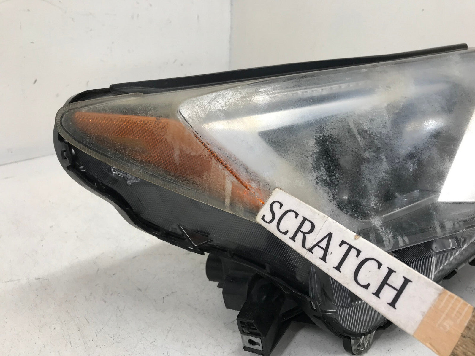 Headlight Damaged Right RH Passenger Toyota RAV4 2016 2017 2018 81110-0R080 OEM
