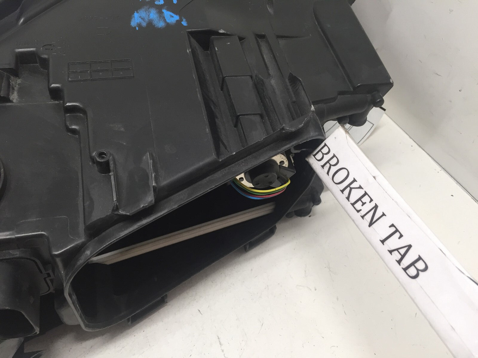 Xenon HID Headlight Damaged Passenger RH Audi A6 S6 2009-2011 4F0941004DG OEM2