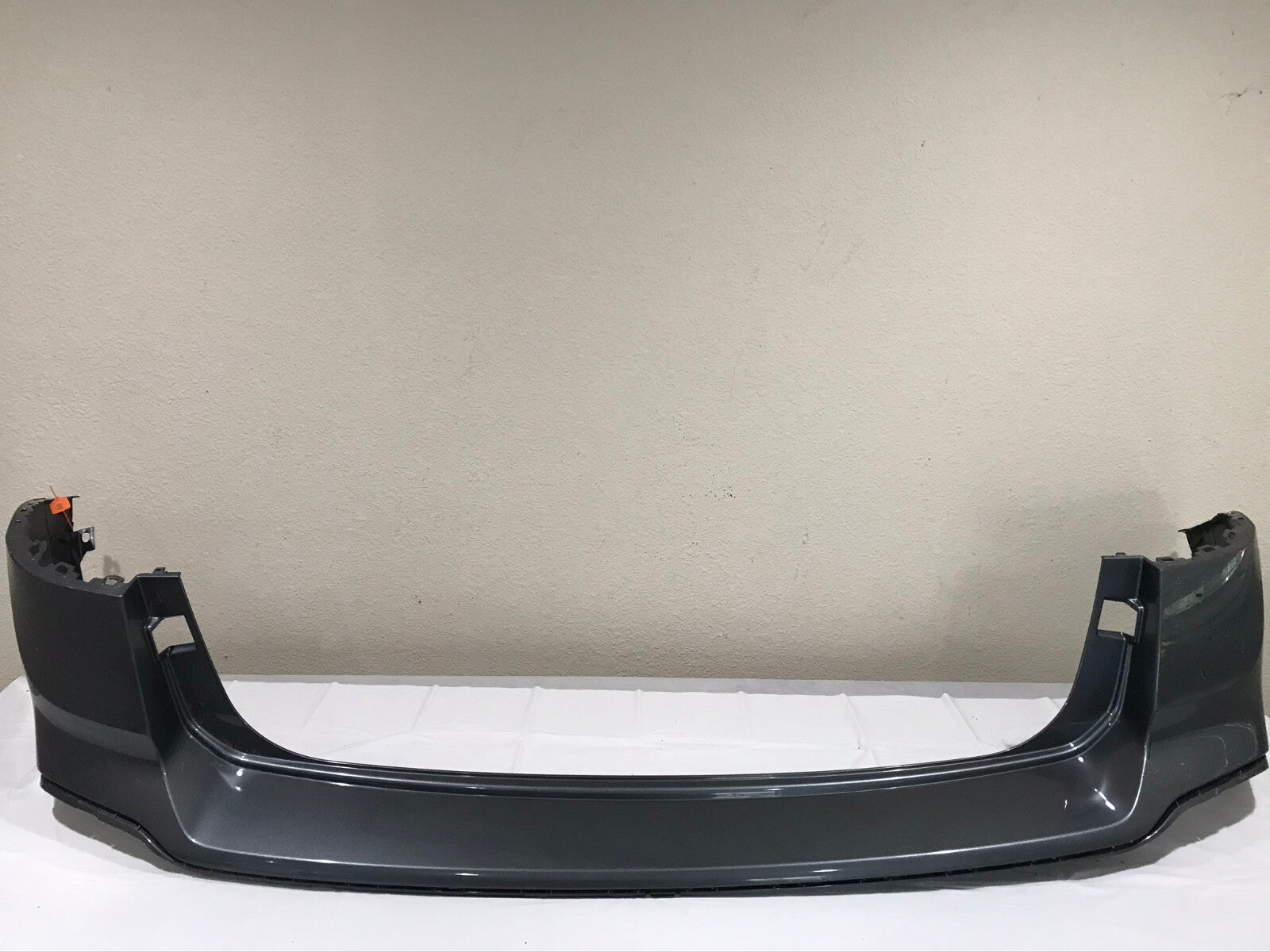 Rear Bumper Cover Gray 2021-2024 olkswagen Taos 2GJ807421B OEM