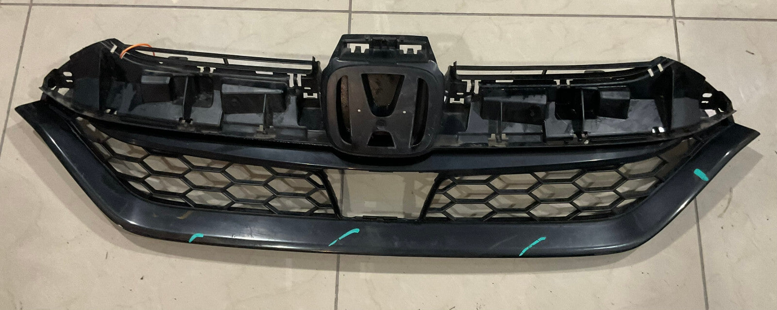 Grill Grille Balck 017 2018 Honda CR-V 71121-TLA-A100 OEM