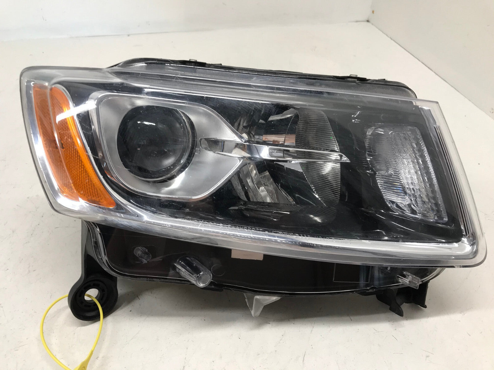 Headlight Damaged Right RH Passenger 2014-2016 Jeep Grand Cherokee CAPA