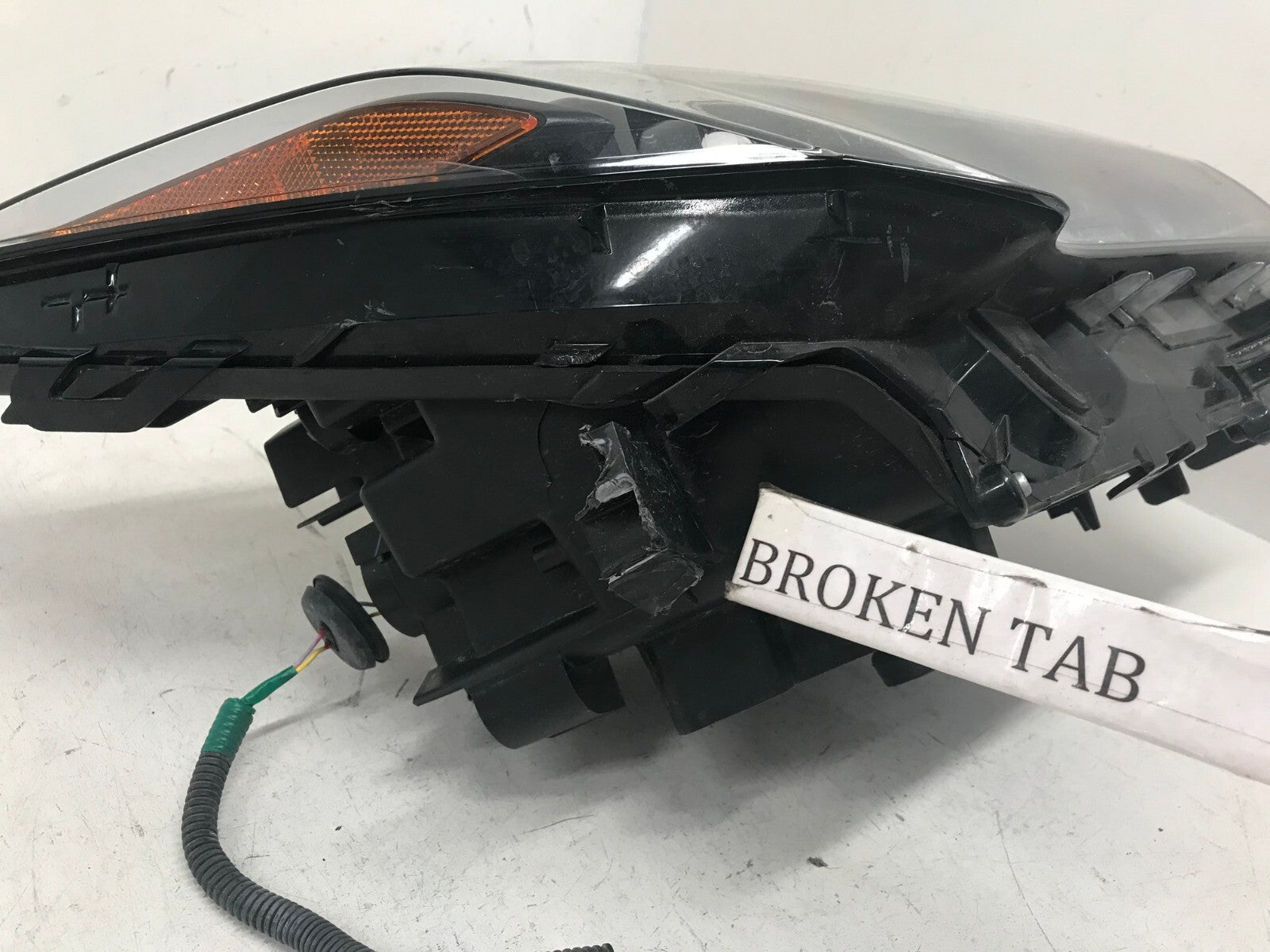 Headlight Damaged passenger RH 2015-2017 Lexus NX200T NX300H 81145-78060 OEM