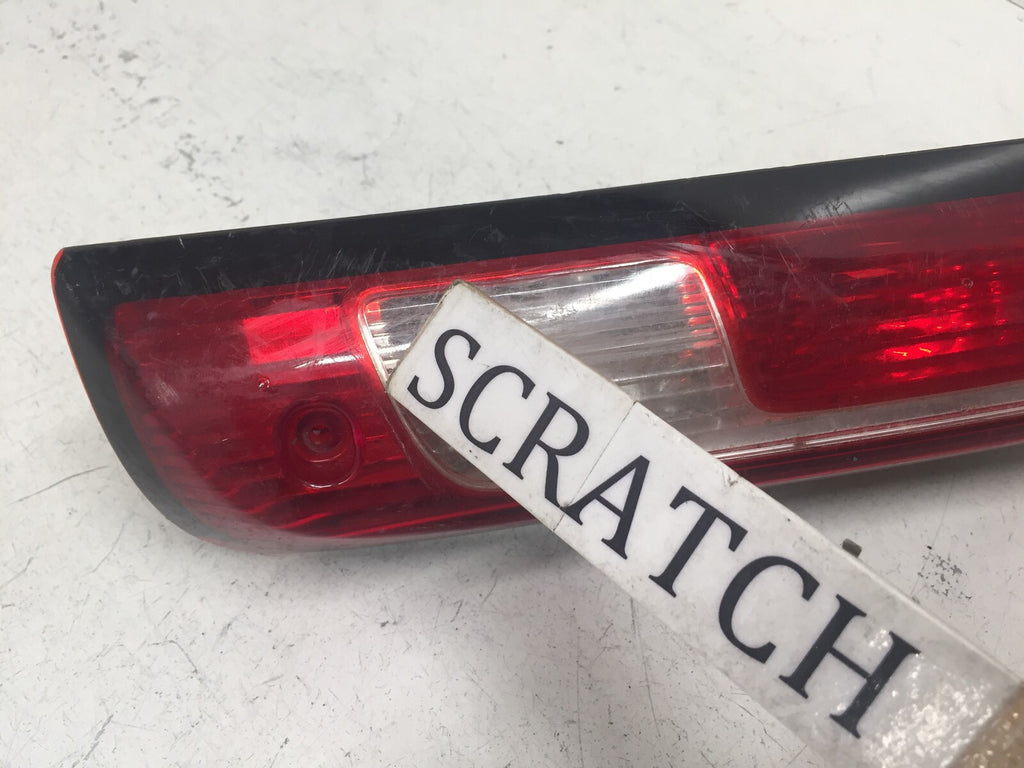 Tail Brake light Damaged GMC Sierra 2014 20979071 OEM