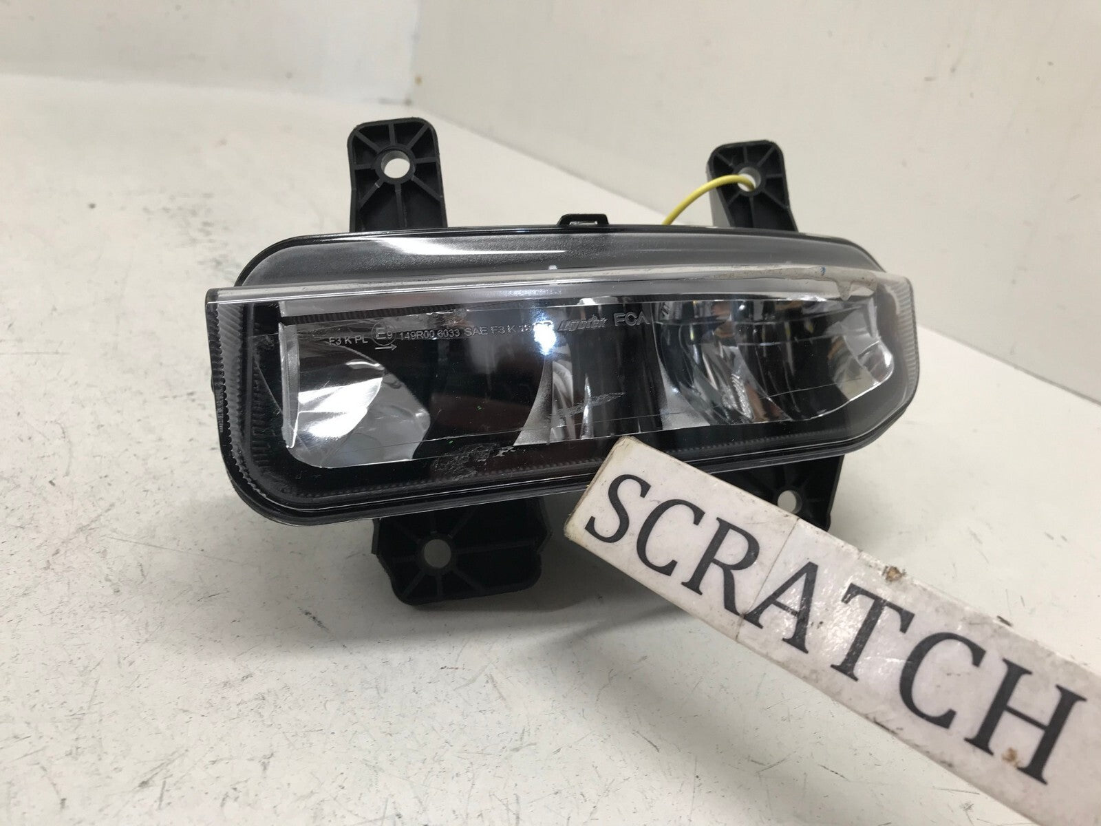 Fog light Damaged LH Driver  Dodge Ram 1500 2500 3500 19-21 2022 68477195AA OEM