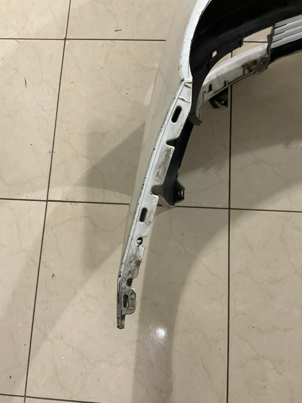 Front Bumper Cover White 2004-2005 Toyota Sienna 52119-WL500 OEM