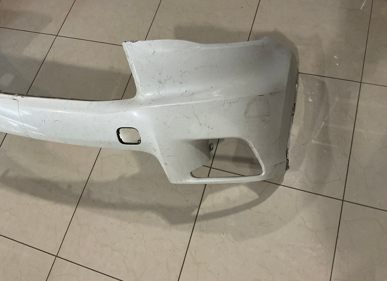 Front Bumper Cover White Toyota Highlander LE Lted Hybrid 14-16 52119+0E220 OEM