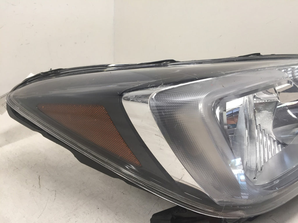 Headlight Damaged Halogen Right Passenger Kia Forester 2017 2018 84001SG280 OEM