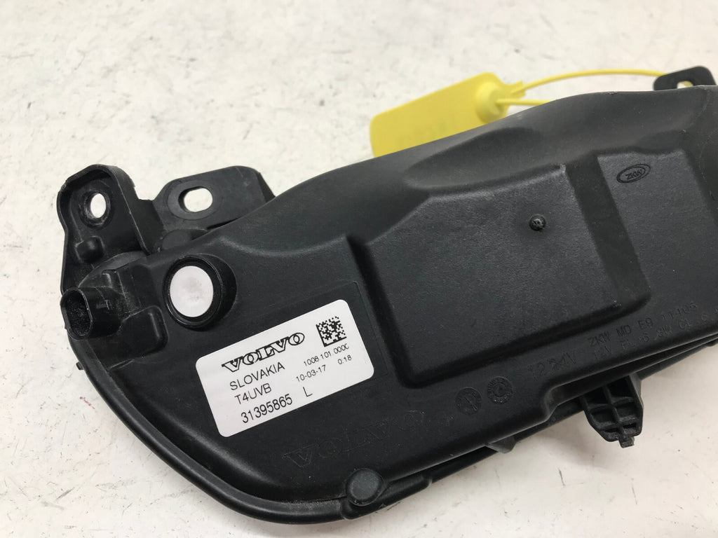 Fog light Damaged LED Left LH Driver Volvo XC90 2016 2017 2018 2019 31395865 OEM