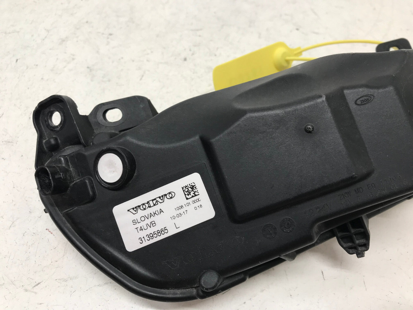 Fog light Damaged LED Left LH Driver Volvo XC90 2016 2017 2018 2019 31395865 OEM