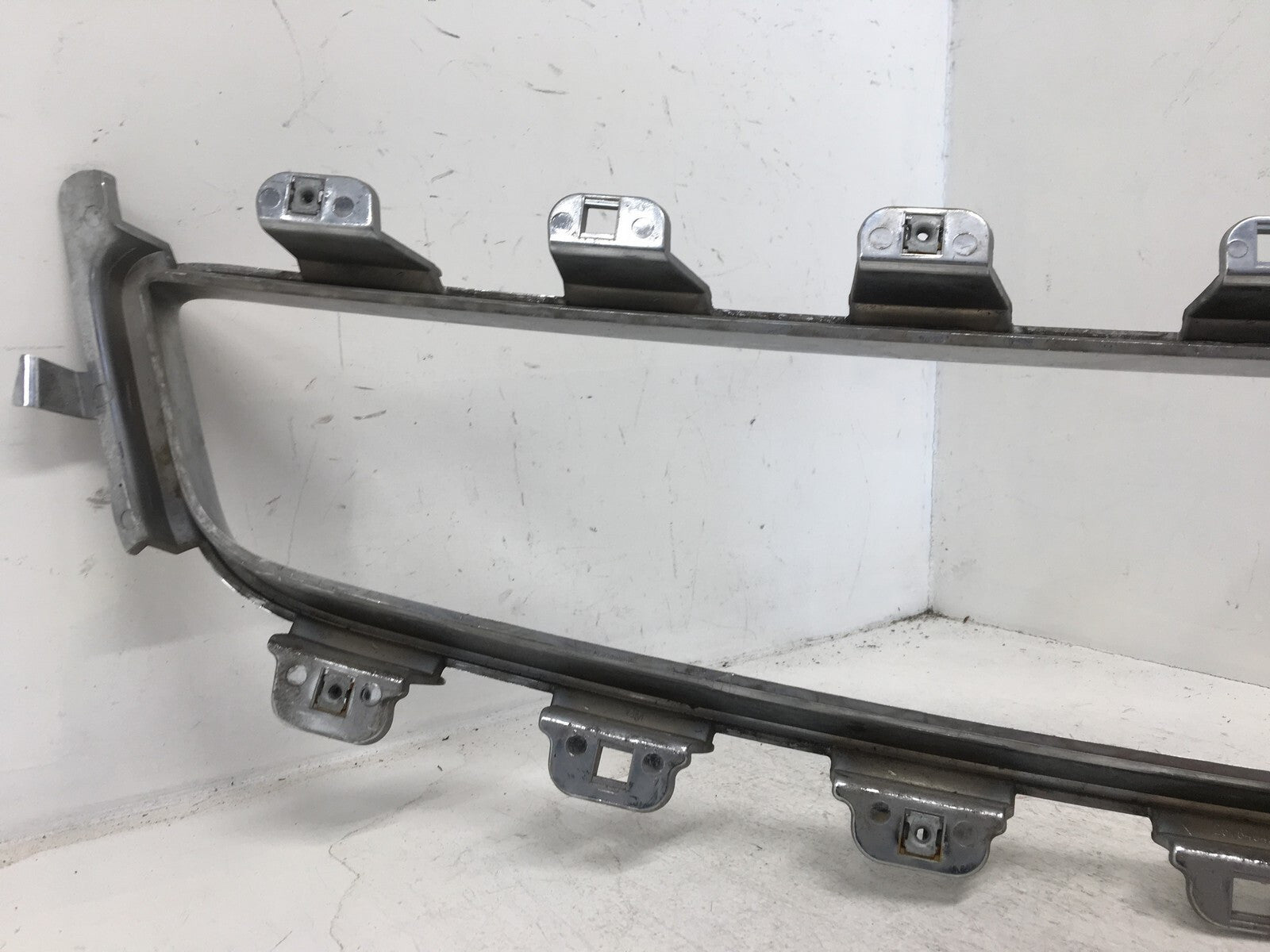 Grille Grill Chevy Chevrolet Malibu 2008-2012 25784043 OEM