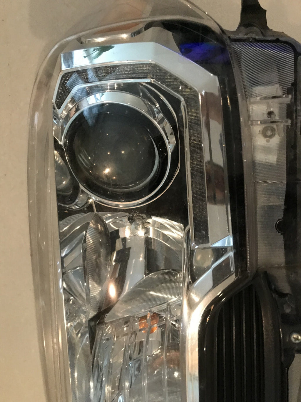 Halogen Headlight Damaged LED DRL Left Driver LH Toyota Tacoma 2016 -2019 OEM