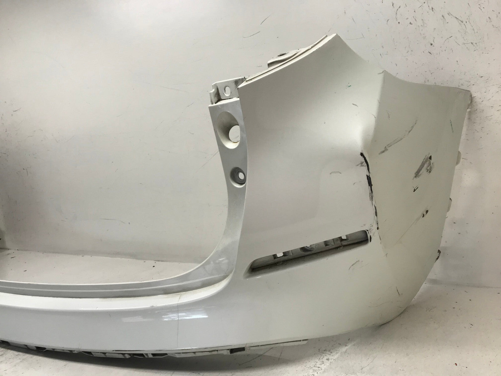 Rear Upper Bumper Cover Nissan Murano S SL SV Plat. White 15-17 85022-5AA0H OEM