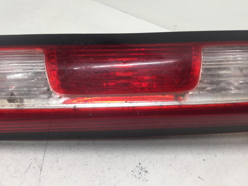 Tail Brake light Damaged GMC Sierra 2014 20979071 OEM