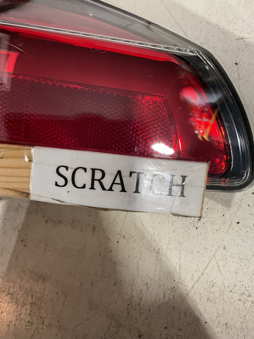 Tail light Damaged Right Passenger RH 2016 2017 2018 Toyota Rav4 8155042212 OEM