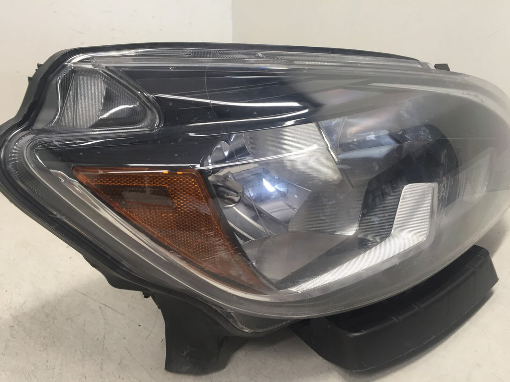 Headlight Damaged Halogen Passenger RH Nissan Sentra 16-2018 26010-3YU0A OEM