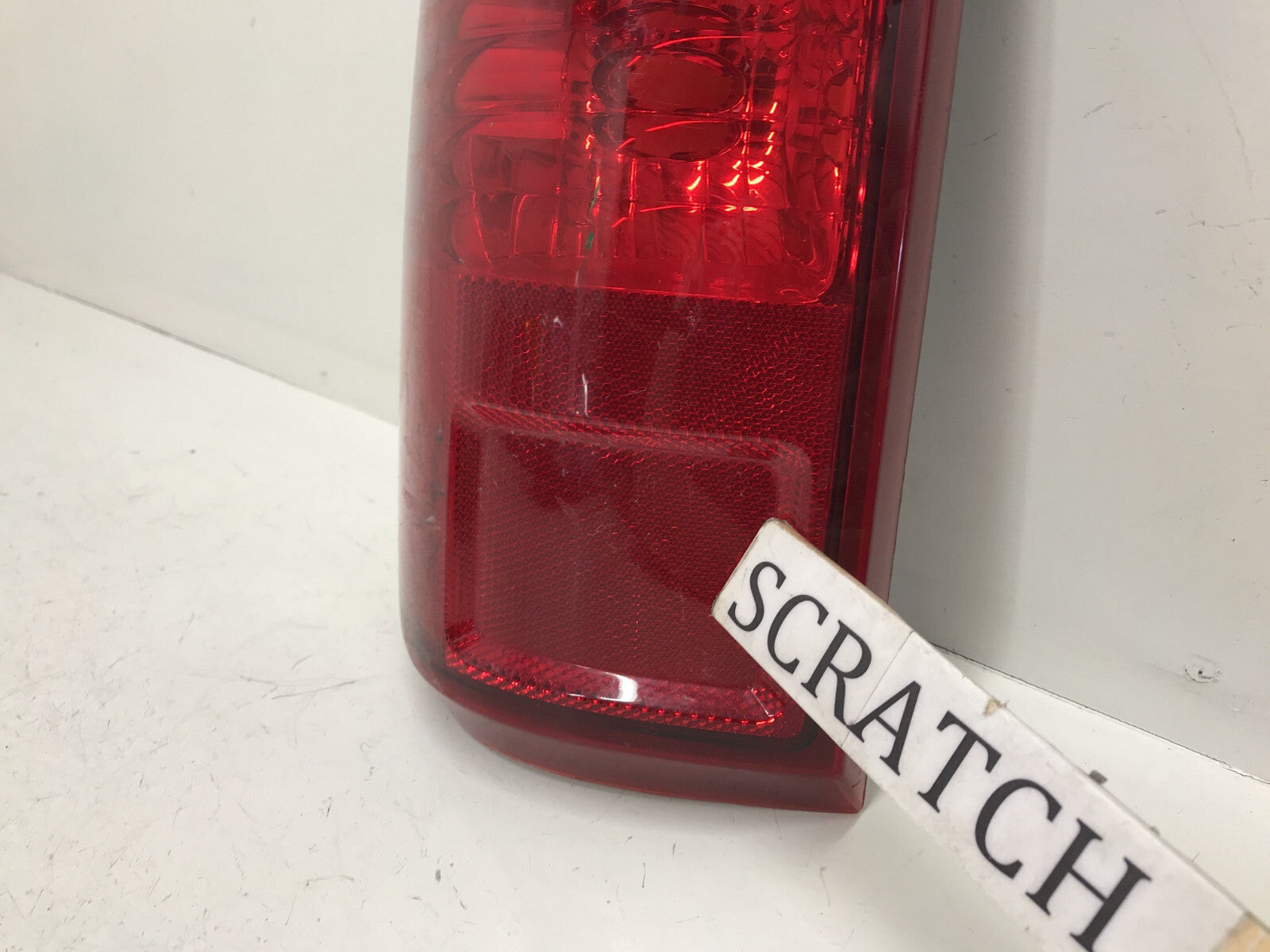 Halogen Tail light Damaged Left Driver LH Ford F-250 Super Duty 2008-2016 OEM