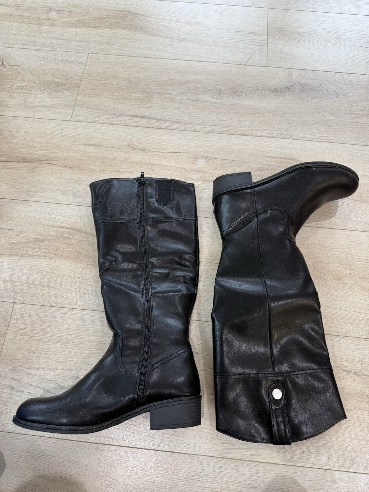 St. John’s Bay Women’s Size 8m Black Boots