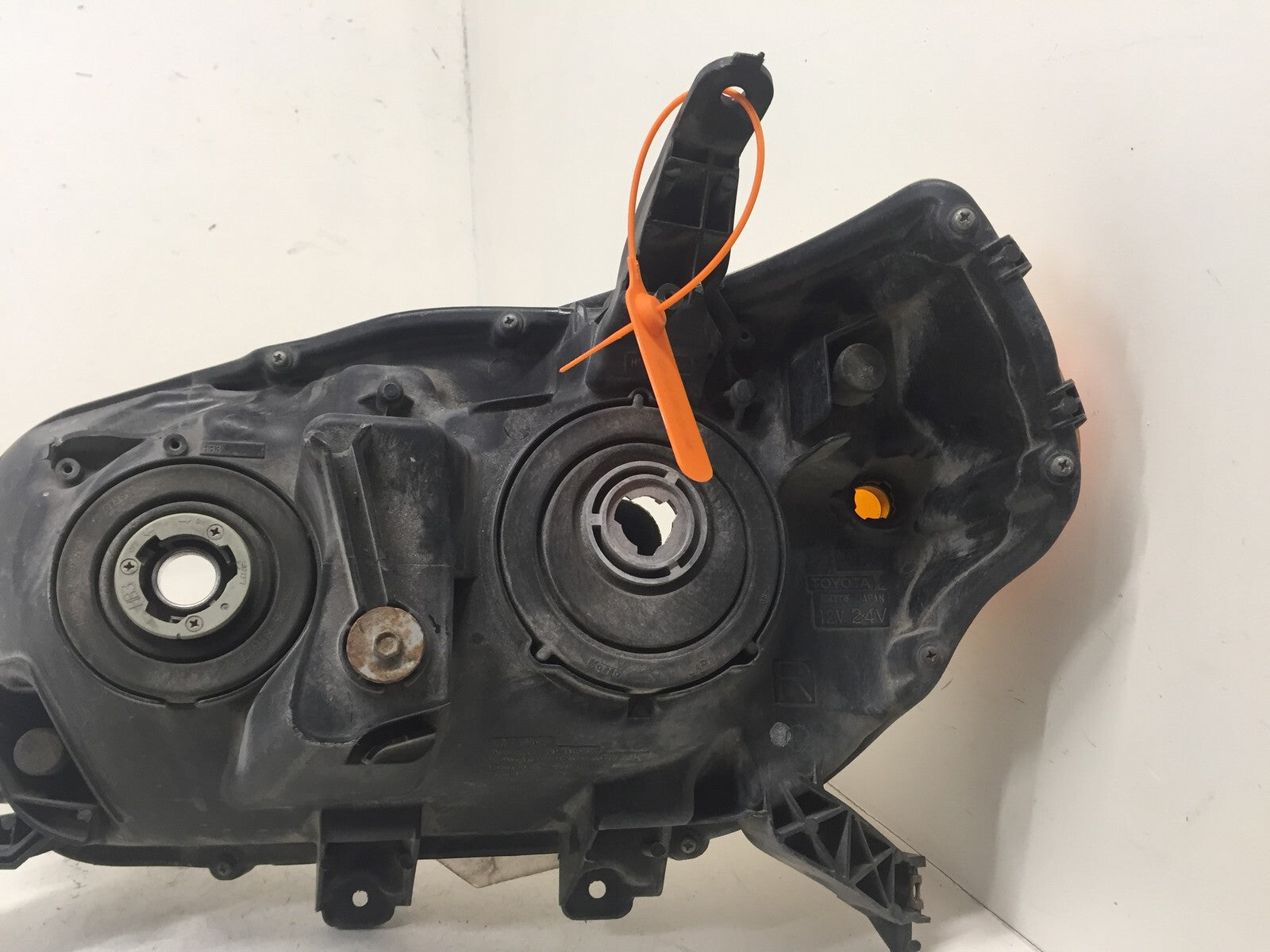 Headlight Lamp Right Passenger RH Toyota 4Runner 2010-2013 8117035530 OEM