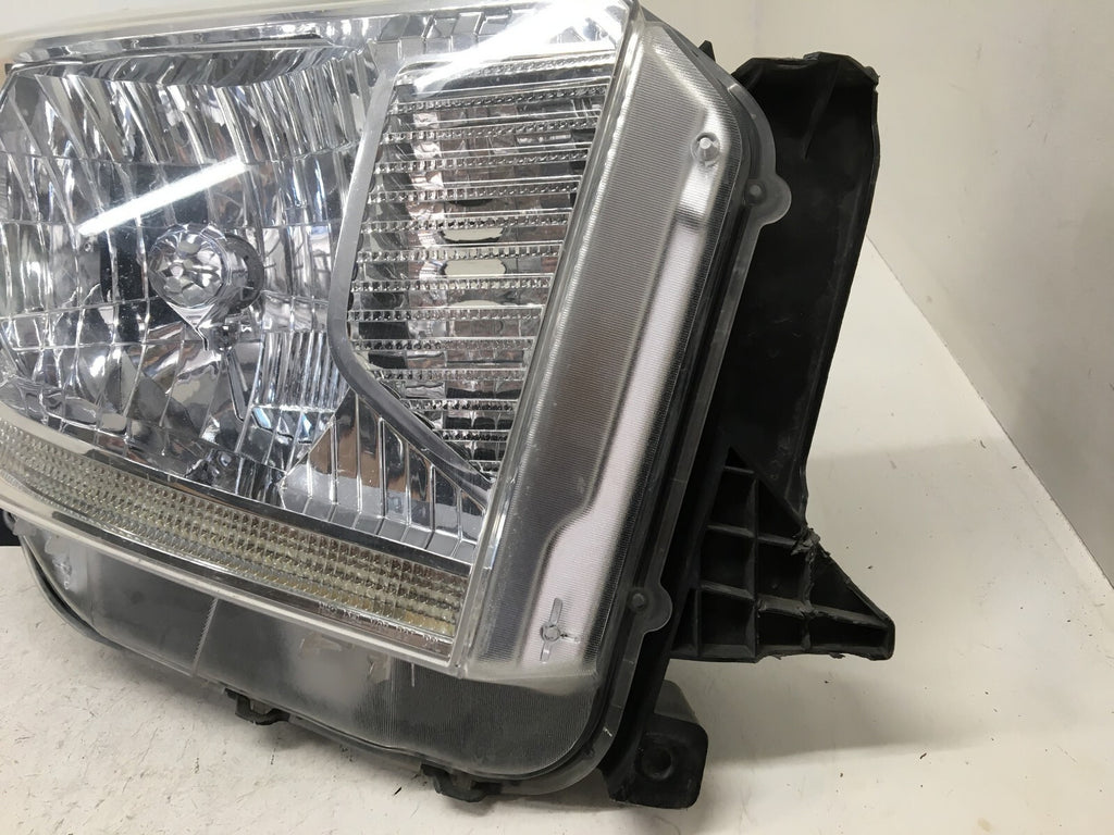 Headlight Damageds Signal Right Passenger RH Toyota Tundra 2014-2017 OEM