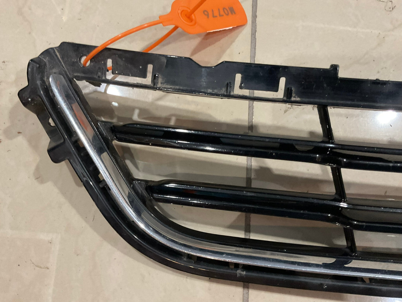 Grill Grille Black 2013-2016 Ford Fusion ds7317b96838w OEM