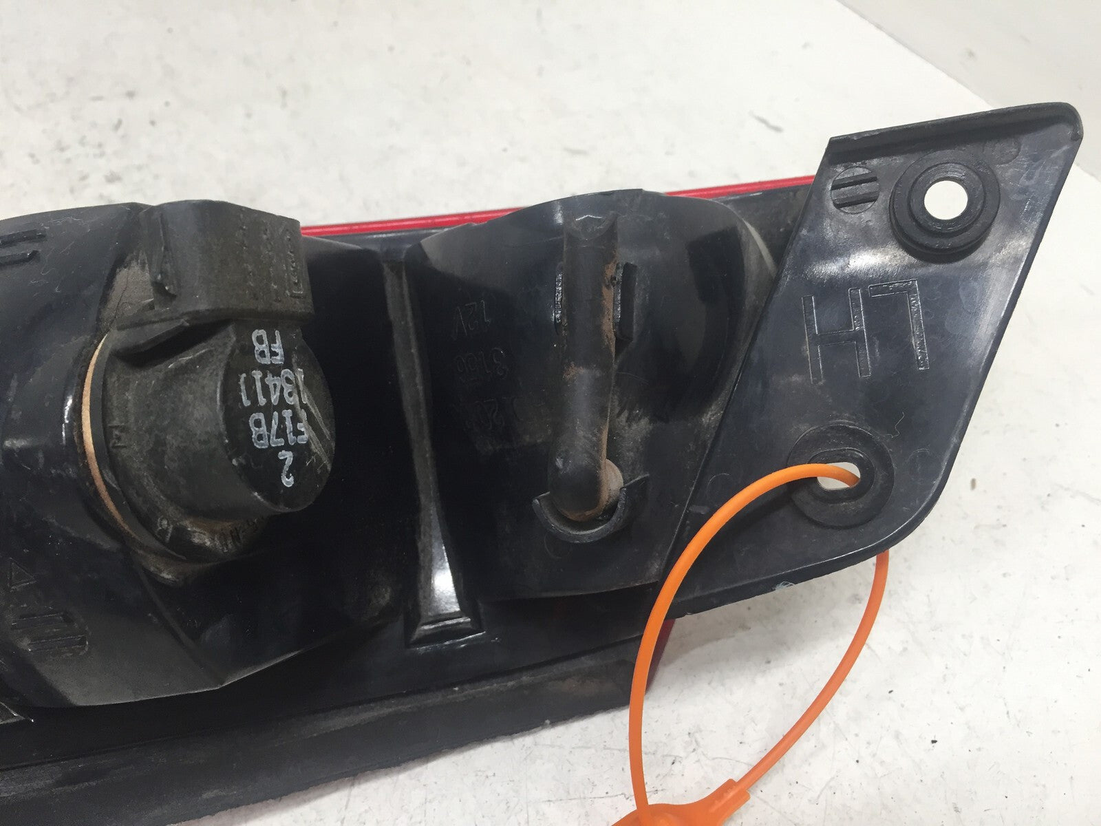 Tail light Damaged Left Driver LH Ford Escort 1998-2002 F8CB-13B505-CA OEM