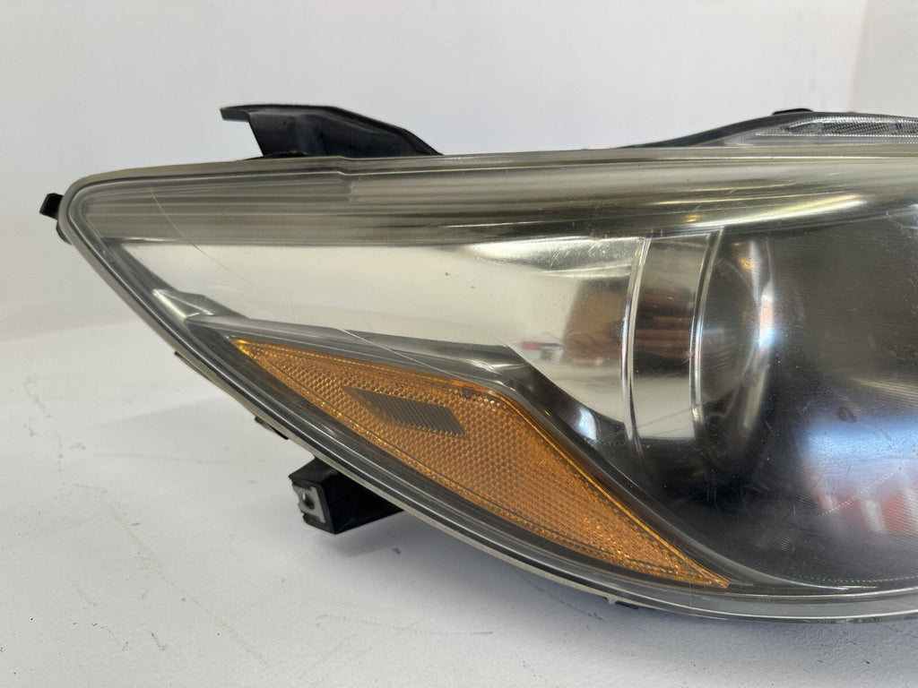 Headlight Damaged Right Passenger RH 2015 2016 2017 Toyota Camry 8111006C80 OEM