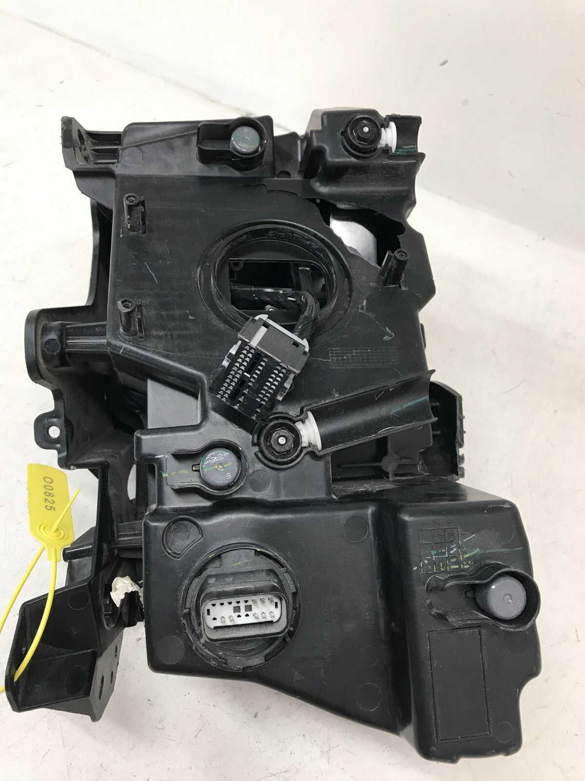 Headlight Damaged Pass. RH Jeep Grand Cherokee 21 2022 P68376992AE OEM